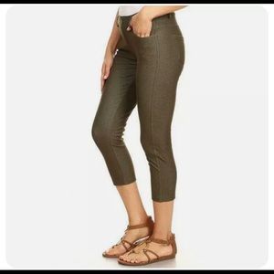 NEW Yelete Army Green Capri Jegging Legging Pockets Pull On 2X  XXL